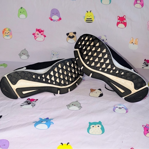 Nike Running Shoes - Black and White - Women's Size 6.5 US - Picture 6 of 7